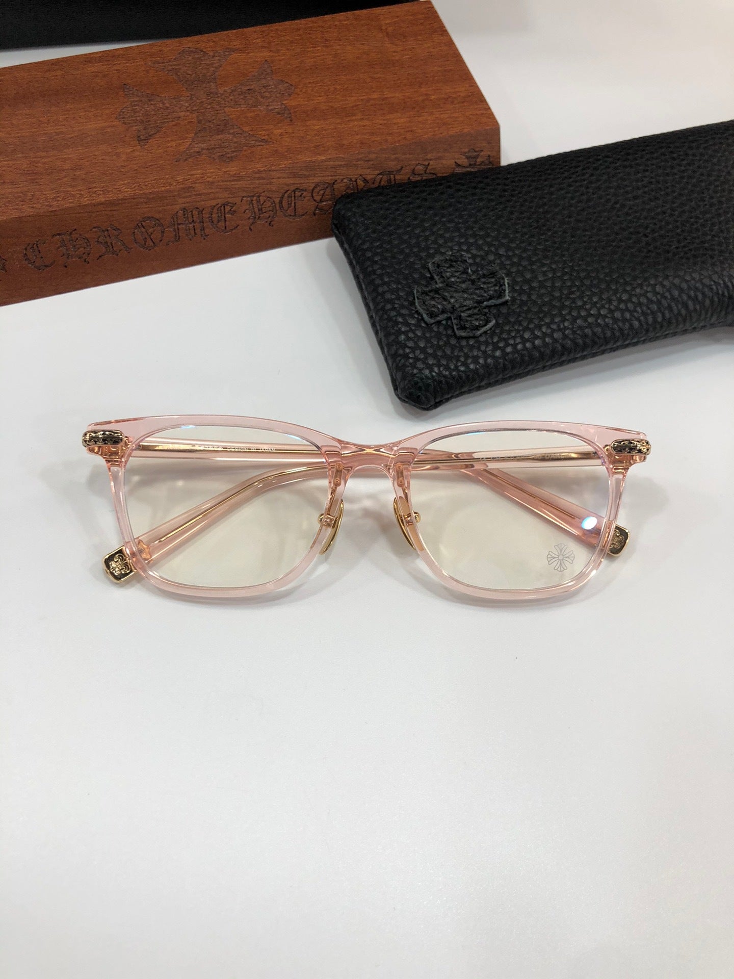 CHROME HEARTS DARLIN’ Pink Crystal Glasses